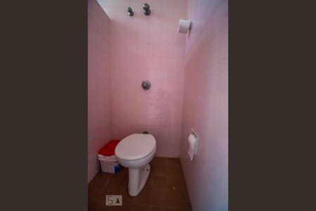 Casa à venda com 440m², 4 quartos e 4 vagasBanheiro