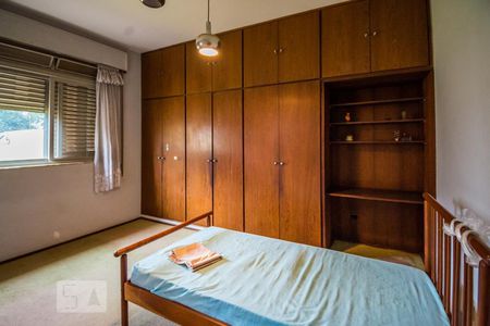 Casa à venda com 440m², 4 quartos e 4 vagasSuíte 2