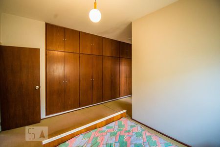 Casa à venda com 440m², 4 quartos e 4 vagasSuíte 1