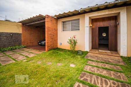 Casa à venda com 440m², 4 quartos e 4 vagasFachada