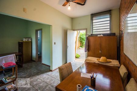 Casa à venda com 440m², 4 quartos e 4 vagasEscritório