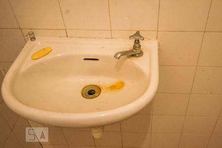 Casa à venda com 440m², 4 quartos e 4 vagasBanheiro de Serviço