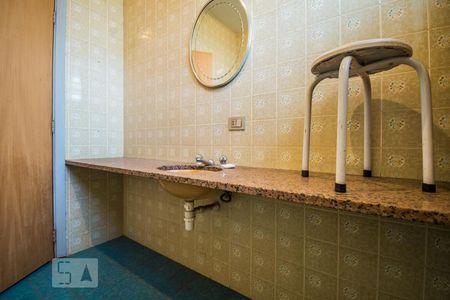 Casa à venda com 440m², 4 quartos e 4 vagasBanheiro da Suíte 1