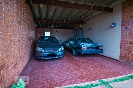 Casa à venda com 440m², 4 quartos e 4 vagasGaragem