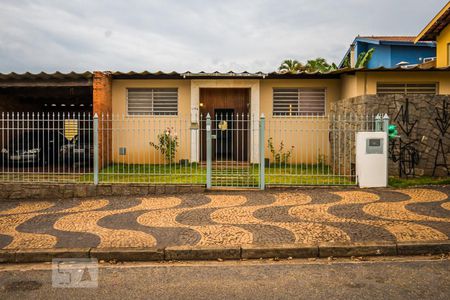 Casa à venda com 440m², 4 quartos e 4 vagasFachada