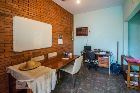 Casa à venda com 440m², 4 quartos e 4 vagasEscritório