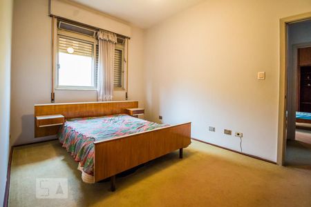 Casa à venda com 440m², 4 quartos e 4 vagasSuíte 1