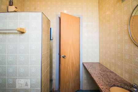 Casa à venda com 440m², 4 quartos e 4 vagasBanheiro da Suíte 1