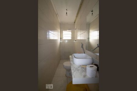 Casa para alugar com 230m², 4 quartos e 4 vagasBanheiro