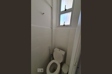 Apartamento à venda com 80m², 3 quartos e sem vaga Apartamento à venda com 80m², 3 quartos e sem vagaBanheiro de Serviço