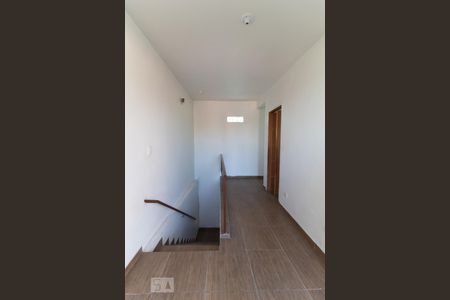 Casa à venda com 200m², 3 quartos e 1 vagaEscada