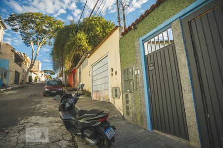 Casa para alugar com 53m², 1 quarto e sem vaga Casa para alugar com 53m², 1 quarto e sem vagaFachada