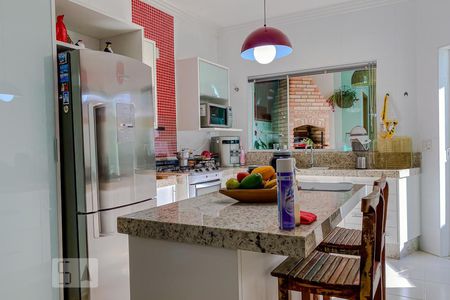 Casa de condomínio para alugar com 198m², 3 quartos e 4 vagasCozinha