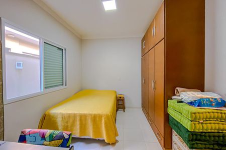 Casa de condomínio para alugar com 198m², 3 quartos e 4 vagasQuarto