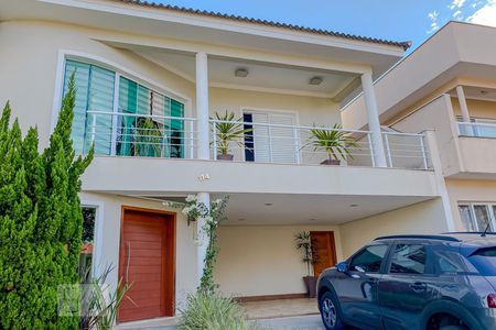 Casa de condomínio para alugar com 198m², 3 quartos e 4 vagasFachada