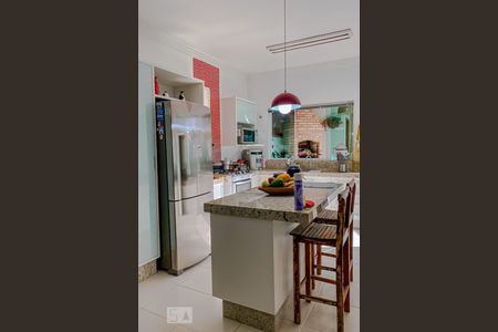 Casa de condomínio para alugar com 198m², 3 quartos e 4 vagasCozinha