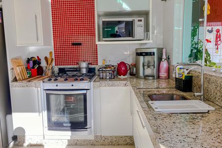 Casa de condomínio para alugar com 198m², 3 quartos e 4 vagasCozinha