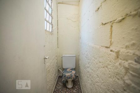 Casa à venda com 300m², 2 quartos e 5 vagasBanheiro de Serviço