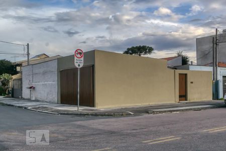 Casa para alugar com 116m², 4 quartos e 2 vagas Casa para alugar com 116m², 4 quartos e 2 vagasFachada