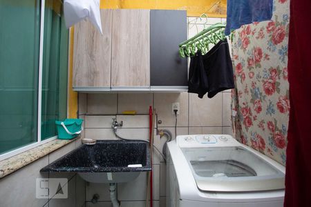 Casa à venda com 146m², 3 quartos e 2 vagasLavanderia