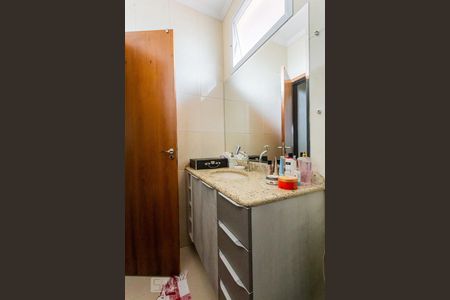 Casa à venda com 146m², 3 quartos e 2 vagassuíte