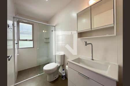Banheiro  de apartamento para alugar com 1 quarto, 52m² em Pantanal, Florianópolis