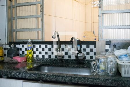 Casa à venda com 140m², 2 quartos e 2 vagas Casa à venda com 140m², 2 quartos e 2 vagasCozinha