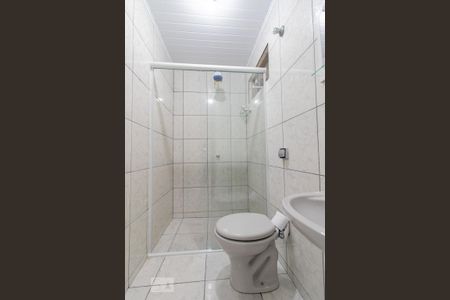 Banheiro de casa à venda com 2 quartos, 68m² em Capão Raso, Curitiba