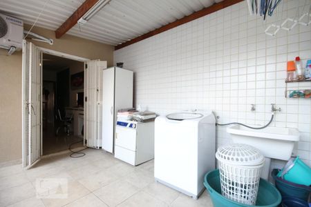 Casa à venda com 150m², 3 quartos e 1 vagaÁrea de serviço