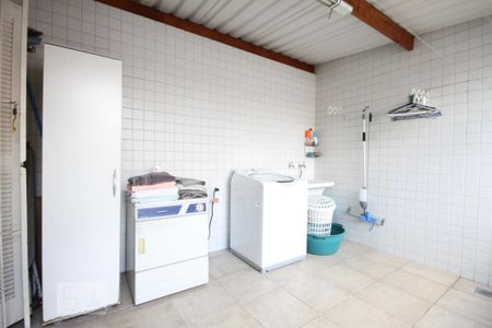 Casa à venda com 150m², 3 quartos e 1 vagaÁrea de serviço