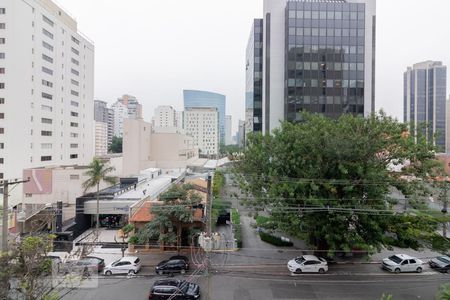 Vista Sala de apartamento à venda com 2 quartos, 90m² em Itaim Bibi, São Paulo