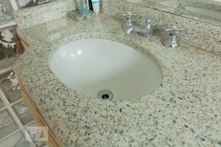 Apartamento à venda com 90m², 2 quartos e 1 vaga Apartamento à venda com 90m², 2 quartos e 1 vagaBanheiro Suíte