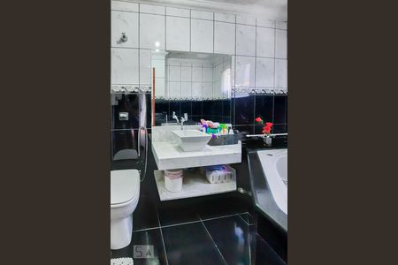 Casa à venda com 165m², 3 quartos e 2 vagasBanheiro da Suíte