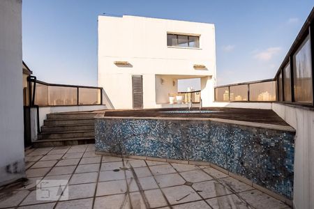 Apartamento à venda com 280m², 3 quartos e 3 vagas Apartamento à venda com 280m², 3 quartos e 3 vagasCobertura