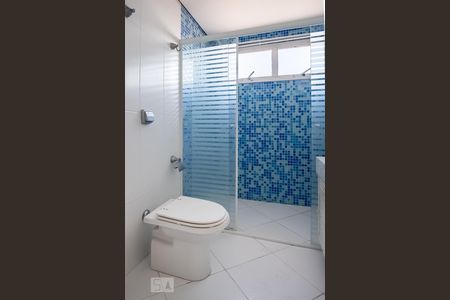 Apartamento à venda com 280m², 3 quartos e 3 vagas Apartamento à venda com 280m², 3 quartos e 3 vagasBanheiro da Suíte 1