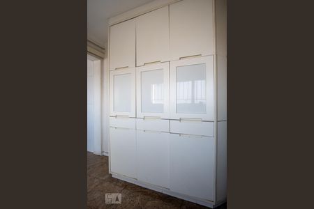 Apartamento à venda com 280m², 3 quartos e 3 vagas Apartamento à venda com 280m², 3 quartos e 3 vagasÁrea de Serviço