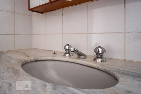 Apartamento à venda com 95m², 3 quartos e 1 vaga Apartamento à venda com 95m², 3 quartos e 1 vagaBanheiro da Suíte 1