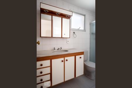 Apartamento à venda com 95m², 3 quartos e 1 vaga Apartamento à venda com 95m², 3 quartos e 1 vagaBanheiro da Suíte 1