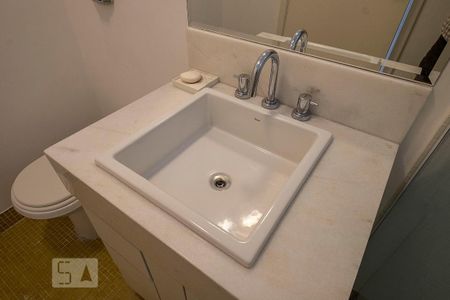Apartamento à venda com 140m², 2 quartos e 1 vaga Apartamento à venda com 140m², 2 quartos e 1 vagaSuíte 2 - Banheiro