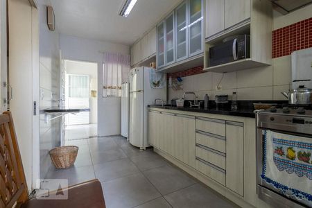 Casa à venda com 150m², 2 quartos e 2 vagas Casa à venda com 150m², 2 quartos e 2 vagasCozinha