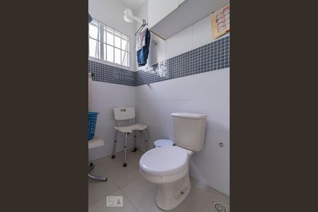 Casa à venda com 150m², 2 quartos e 2 vagas Casa à venda com 150m², 2 quartos e 2 vagasBanheiro de Serviço