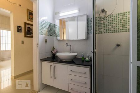 Casa à venda com 150m², 2 quartos e 2 vagas Casa à venda com 150m², 2 quartos e 2 vagasBanheiro Social