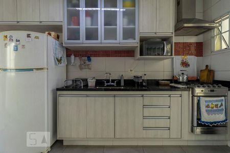 Casa à venda com 150m², 2 quartos e 2 vagas Casa à venda com 150m², 2 quartos e 2 vagasCozinha