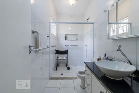 Casa à venda com 150m², 2 quartos e 2 vagas Casa à venda com 150m², 2 quartos e 2 vagasBanheiro da Suíte