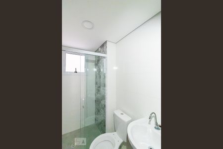 Banheiro de apartamento para alugar com 2 quartos, 44m² em Vila Nhocuné, São Paulo