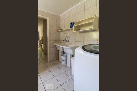 Casa à venda com 489m², 5 quartos e 6 vagas Casa à venda com 489m², 5 quartos e 6 vagasÁrea de Serviço