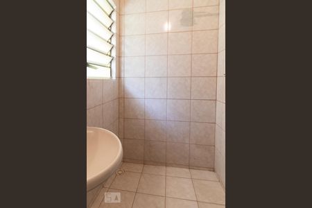 Casa à venda com 489m², 5 quartos e 6 vagas Casa à venda com 489m², 5 quartos e 6 vagasBanheiro 2