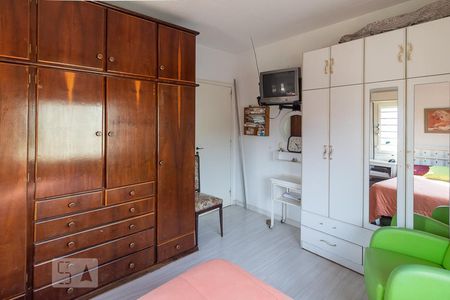 Casa à venda com 489m², 5 quartos e 6 vagas Casa à venda com 489m², 5 quartos e 6 vagasQuarto 4