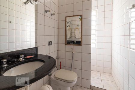 Casa à venda com 489m², 5 quartos e 6 vagas Casa à venda com 489m², 5 quartos e 6 vagasBanheiro 3