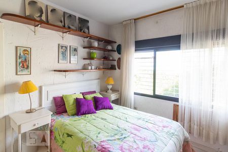 Casa à venda com 489m², 5 quartos e 6 vagas Casa à venda com 489m², 5 quartos e 6 vagasSuite 2